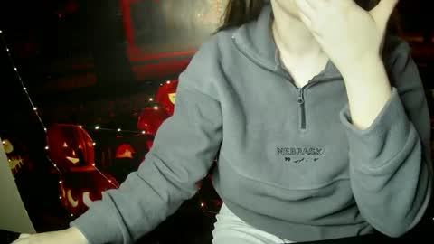 Bella online show from 10/11/25, 07:51