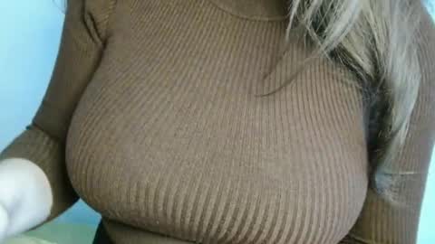 Snapshot of annbelll chatting on 03/15/26, 09:15 Bella online show from 03/15/26, 09:15