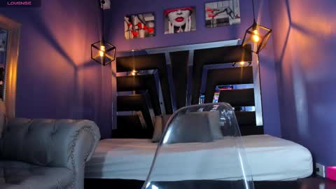 Anne online show from 11/11/25, 05:35