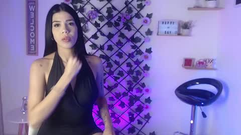 Snapshot of anne_colucci chatting on 02/20/25, 07:12 Anne  online show from 02/20/25, 07:12