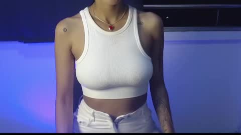 Snapshot of anne_colucci chatting on 09/09/25, 05:51 Anne  online show from 09/09/25, 05:51