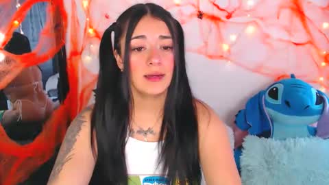 Snapshot of anne_lennon_ chatting on 10/31/25, 02:51 Anne online show from 10/31/25, 02:51