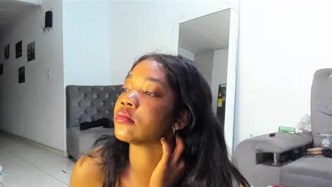 Annie  online show from 02/18/25, 09:32