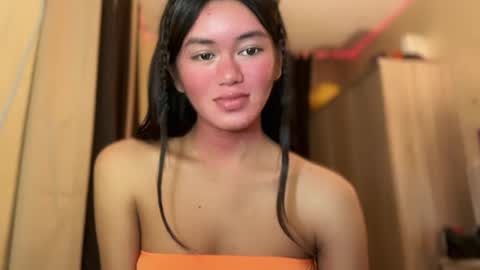 Snapshot of annedee_ chatting on 12/11/24, 10:03 Kim online show from 12/11/24, 10:03