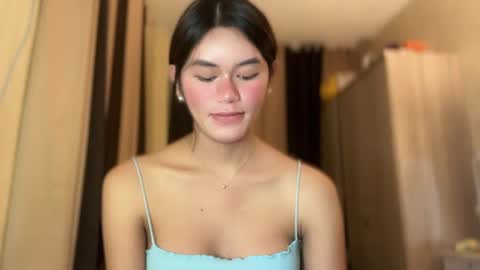 Snapshot of annedee_ chatting on 12/21/24, 07:49 Kim online show from 12/21/24, 07:49