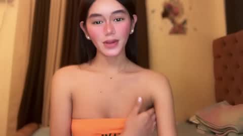 Snapshot of annedee_ chatting on 12/22/24, 05:32 Kim online show from 12/22/24, 05:32