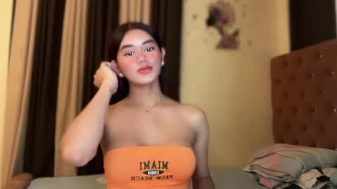 Snapshot of annedee_ chatting on 01/10/25, 03:16 Kim online show from 01/10/25, 03:16