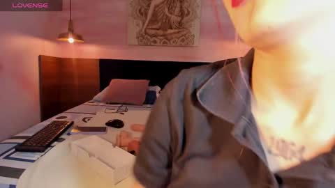 Anne online show from 01/12/25, 03:07