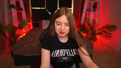 Snapshot of anneeexx chatting on 12/16/25, 08:08 anneeexx online show from 12/16/25, 08:08