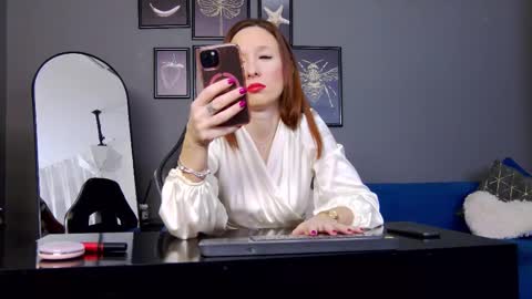 Anne online show from 12/17/25, 03:45