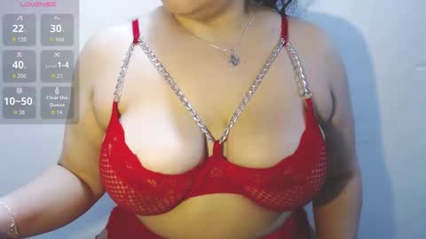 Snapshot of anneliesse chatting on 09/20/25, 10:38 anneliesse online show from 09/20/25, 10:38