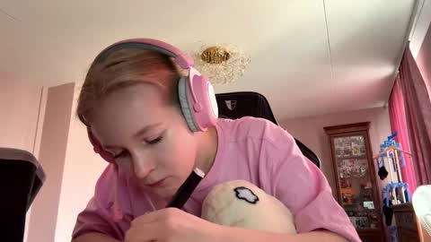 Qwin online show from 02/25/26, 10:25