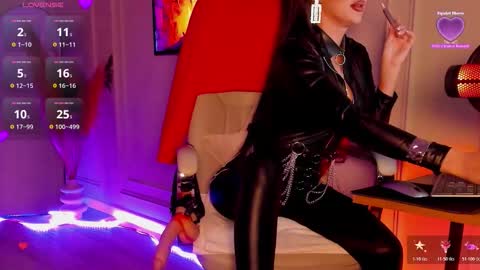 Snapshot of annes_secrettemple chatting on 11/25/25, 09:15 Annes online show from 11/25/25, 09:15