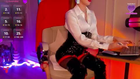 Snapshot of annes_secrettemple chatting on 12/05/25, 05:20 Annes online show from 12/05/25, 05:20