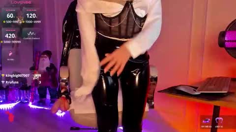 Snapshot of annes_secrettemple chatting on 12/15/25, 09:19 Annes online show from 12/15/25, 09:19