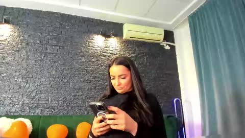 Snapshot of annesins chatting on 11/02/25, 07:05 annesins online show from 11/02/25, 07:05