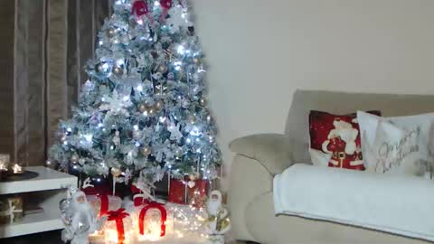 Snapshot of annesins chatting on 11/22/25, 06:18 annesins online show from 11/22/25, 06:18