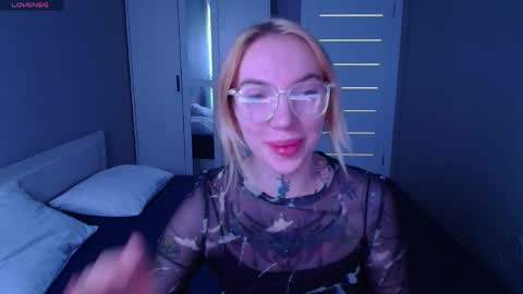 Snapshot of annetenet chatting on 06/07/26, 09:24 Annet online show from 06/07/26, 09:24