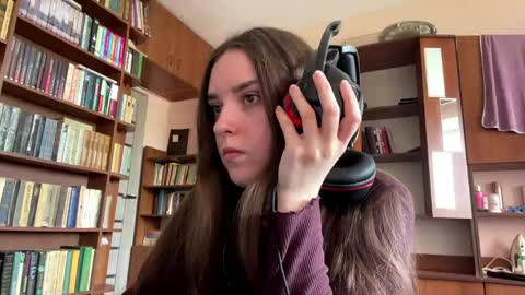 Snapshot of annettavictoria chatting on 05/22/26, 08:53 Aria online show from 05/22/26, 08:53