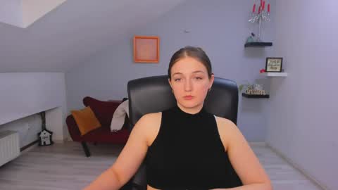 Snapshot of annewilsonn chatting on 04/23/26, 03:36 annewilsonn online show from 04/23/26, 03:36