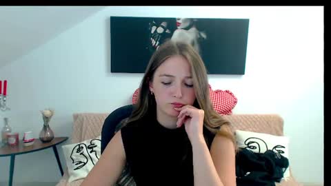 annewilsonn online show from 06/16/26, 05:32