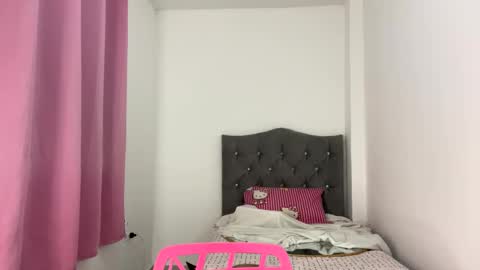 anngela online show from 10/28/25, 05:44