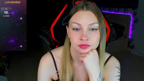 Snapshot of annie69kiss chatting on 03/06/26, 09:55 Annie online show from 03/06/26, 09:55