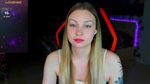 Snapshot of annie69kiss chatting on 03/08/26, 04:22 Annie online show from 03/08/26, 04:22