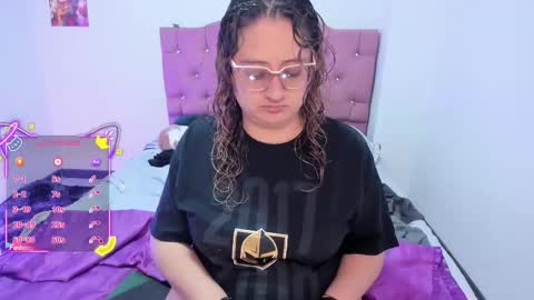 Snapshot of annie_bigboobs_ chatting on 12/16/25, 10:04 Ana Bolena independent model online show from 12/16/25, 10:04