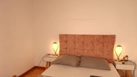 Snapshot of annie_bonnie_ chatting on 03/24/26, 11:37 Annie Bonnie online show from 03/24/26, 11:37