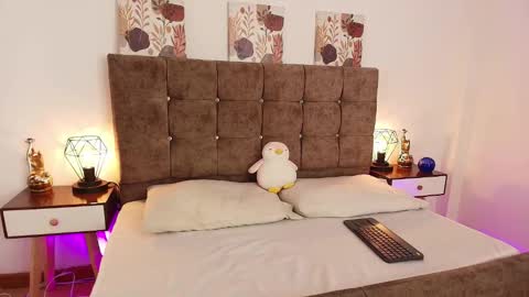 Snapshot of annie_bonnie_ chatting on 03/30/26, 11:33 Annie Bonnie online show from 03/30/26, 11:33