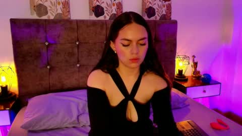 Snapshot of annie_bonnie_ chatting on 04/15/26, 11:39 Annie Bonnie online show from 04/15/26, 11:39