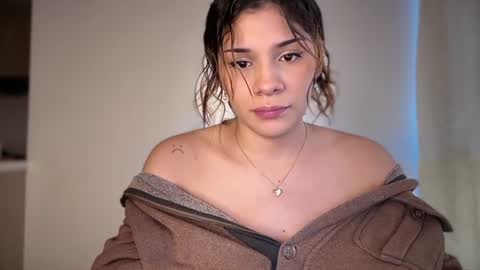 Anniecattie online show from 06/17/26, 09:16