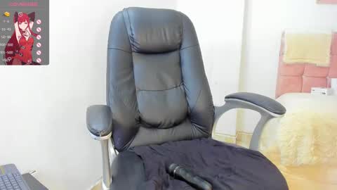 Snapshot of annie_collen chatting on 02/21/25, 10:26 Anna online show from 02/21/25, 10:26