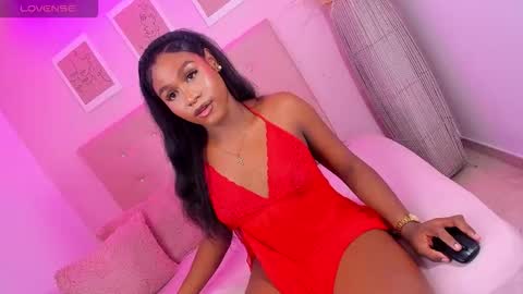 annie_dolce_ online show from 11/19/25, 11:38