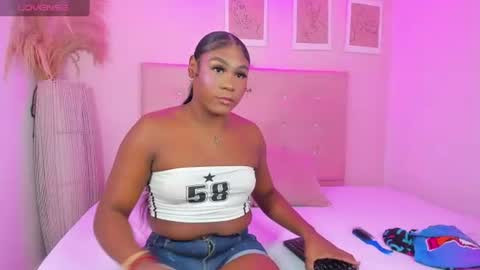 Snapshot of annie_dolce_ chatting on 06/20/26, 01:14 annie_dolce_ online show from 06/20/26, 01:14