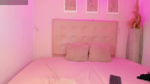 Snapshot of annie_dolce_ chatting on 07/16/26, 12:44 annie_dolce_ online show from 07/16/26, 12:44