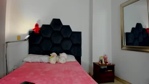 Annie online show from 11/04/25, 05:12