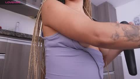 Snapshot of annie_es chatting on 03/13/26, 01:29 Annie online show from 03/13/26, 01:29