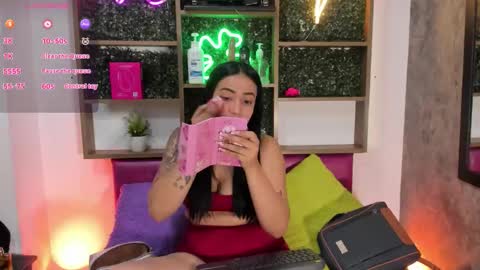 Snapshot of annie_hot_1 chatting on 09/12/25, 05:29 Annie online show from 09/12/25, 05:29