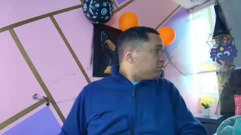 Snapshot of annie_lii chatting on 10/27/25, 01:04 Annie lii online show from 10/27/25, 01:04