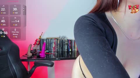 annie_loff online show from 12/19/24, 12:34