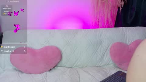 Snapshot of annie_loff chatting on 03/19/26, 11:42 annie_loff online show from 03/19/26, 11:42