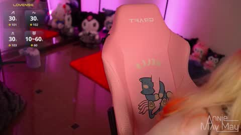 Snapshot of annie_may_may chatting on 10/06/25, 12:24 Annie May   online show from 10/06/25, 12:24