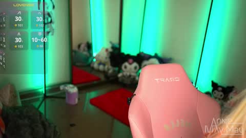 Snapshot of annie_may_may chatting on 10/13/25, 07:19 Annie May   online show from 10/13/25, 07:19