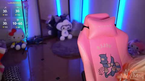 Annie May   online show from 11/19/25, 10:15