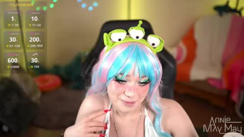 Snapshot of annie_may_may chatting on 04/19/26, 05:18 Annie May online show from 04/19/26, 05:18