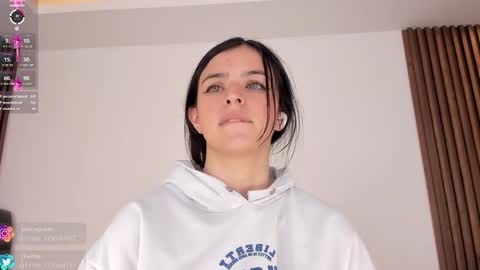 Snapshot of annie_roberts7 chatting on 12/03/24, 02:25 Annie Roberts online show from 12/03/24, 02:25