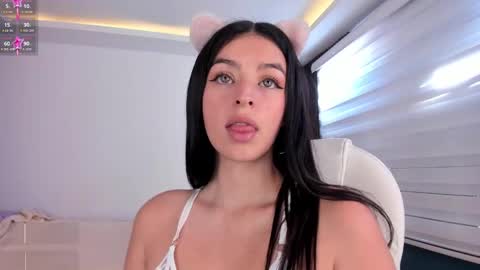 Snapshot of annie_roberts7 chatting on 01/12/25, 09:19 Annie Roberts online show from 01/12/25, 09:19