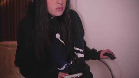 Snapshot of annie_roberts7 chatting on 09/10/25, 09:04 Annie Roberts online show from 09/10/25, 09:04